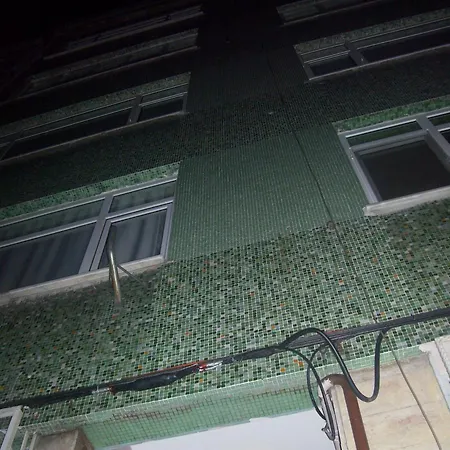 Fatih Aksemsettin Mahallesinde Zumrut Apartman